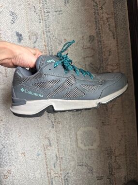 Columbia Women's Gray Hiking Sneaker with Teal Accents